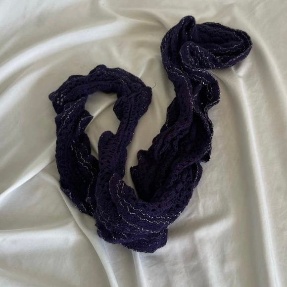 Apt 9 Purple with sliver accents knit scarf - Picture 2 of 4